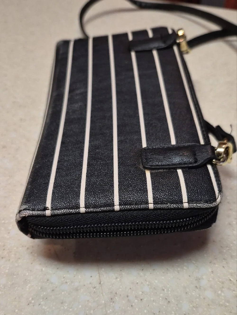 Luv Betsey by Betsey Johnson crossbody wallet/wristlet pouch Daisys & Stripes